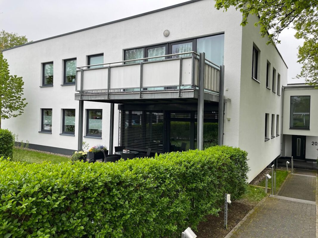 Außenansicht wasserdicht sanierter Balkon