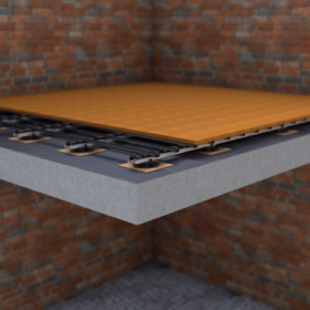 Aufbau 2: Betonbodenplatte mit Fliesen – Slim Aluunterkonstruktion auf Stelslager – U2020-Schiene – Belag: WPC-, Kunststoff- oder Holzdiele